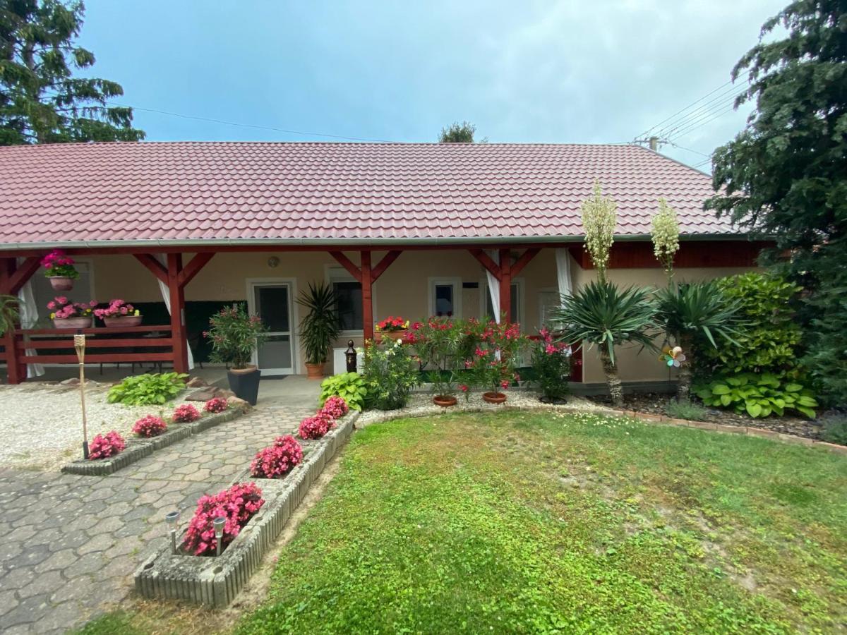 Do-Ti Apartmanhaz บาลาตอนแลลเล ภายนอก รูปภาพ